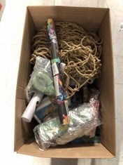 Lot 410  
            Edinburgh SR33 - Delivery Only 

                
QUANTITY OF TOYS & GAMES TO INCLUDE CROCODILE TWEEZERS: LOCATION - E RACK