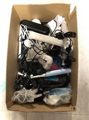 Lot 417  
            Edinburgh SR33 - Delivery Only 

                
QUANTITY OF HEALTH & BEAUTY ITEMS T INCLUDE WIRELESS REMINGTON SHAVER MENS: LOCAT...