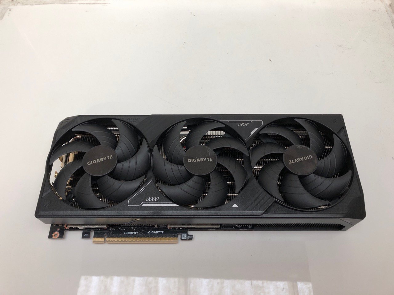 Lot 488  
            Edinburgh SR33 - Delivery Only 

                
COMPUTER GRAPHICS CARD  .. (SMASHED / SALVAGE / SPARES)  [JPTE99739]: LOCATION - ...