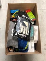 Lot 502  
            Edinburgh SR33 - Delivery Only 
                
QUANTITY OF SPORTS & EXERCISE ITEMS TO INCLUDE SPEEDO ADULT FEMALE BIOFUSE 2.0 SW...