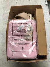 Lot 558  
            Edinburgh SR33 - Delivery Only 

                
QUANTITY OF CLOTHING & APPAREL ITEMS TO INCLUDE BROWN BAG WITH HANDLES: LOCATION ...