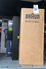 Lot 575  
            Edinburgh SR33 - Delivery Only 

                
QUANTITY OF HEALTH & BEAUTY ITEMS TO INCLUDE BRAUN SERIES 5 ELECTRIC SHAVER, UP T...