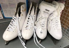 Lot 580  
            Edinburgh SR33 - Delivery Only 

                
2 X RACES PARADISE ROLLER SKATES UK 4 : LOCATION - F RACK