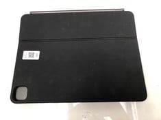 Lot 582  
            Edinburgh SR33 - Delivery Only 
                
APPLE IPAD MAGIC KEYBOARD : LOCATION - F RACK