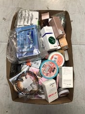 Lot 587  
            Edinburgh SR33 - Delivery Only 
                
QUANTITY OF HEALTH & BEAUTY ITEMS TO INCLUDE DOVE MAXIMUM PROTECTION POMEGRANATE ...