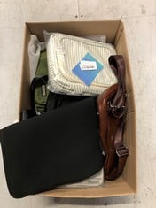 Lot 645  
            Edinburgh SR33 - Delivery Only 

                
QUANTITY OF CLOTHING & APPAREL ITEMS TO INCLUDE ARVOK BLACK LAPTOP BAG: LOCATION ...