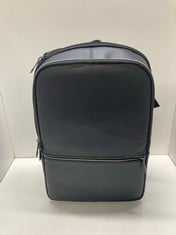 Lot 657  
            Edinburgh SR33 - Delivery Only 

                
SAMSONITE CLASSIC LEATHER SLIM BACKPACK, BLACK, ONE SIZE, CLASSIC LEATHER SLIM BA...