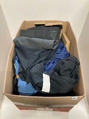 Lot 676  
            Edinburgh SR33 - Delivery Only 

                
QUANTITY OF CLOTHING & APPAREL ITEMS TO INCLUDE TRESPASS WOMEN'S CLEA JACKET IN B...