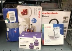 Lot 68  
            Edinburgh SR33 - Delivery Only 

                
QUANTITY OF KITCHEN & APPLIANCES ITEMS TO INCLUDE FILTER FOR DYSON V10 - REPLACEM...