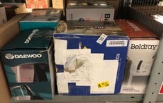 Lot 706  
            Edinburgh SR33 - Delivery Only 

                
QUANTITY OF KITCHEN & APPLIANCES ITEMS TO INCLUDE DAEWOO 1.7L CORDLESS KETTLE WIT...