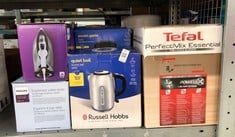 Lot 89  
            Edinburgh SR33 - Delivery Only 

                
QUANTITY OF KITCHEN & APPLIANCES ITEMS TO INCLUDE RUSSELL HOBBS BRUSHED STAINLESS...