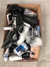 Lot 93  
            Edinburgh SR33 - Delivery Only 

                
QUANTITY OF HEALTH & BEAUTY ITEMS TO INCLUDE PHILIPS MEN'S ELECTRIC TRAVEL SHAVER...