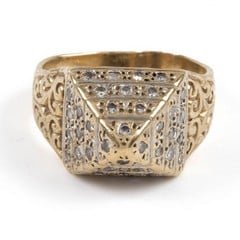 Lot 112  
            Nottingham Luxury Room - Delivery Only 

                
9ct Yellow Gold Clear Stone Pyramid Ring, Size P½, 8.6g (Bent Shank).  Auction Gu...