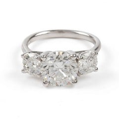 Lot 3  
            Nottingham Luxury Room - Delivery Only 

                
14K 3.01ct Laboratory Grown Round Brilliant-cut Diamond Centre Stone with 0.72ct ...
