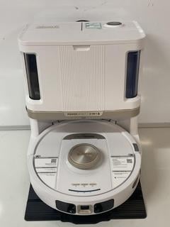 Lot 22  
            Birmingham Tech  - Parcel Delivery Only 

                
SHARK POWER DETECT NEVER TOUCH PRO ROBOT HOOVER (ORIGINAL RRP - £799) IN WHITE: M...