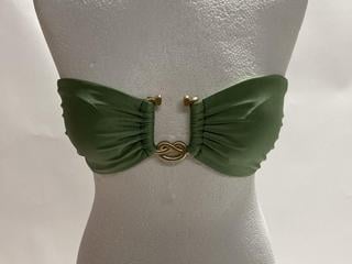 Lot 122  
            Birmingham Premium - Parcel Delivery Only 

                
GREEN BIKINI TOP WITH GOLD COLOURED RINGS (SIZE L) ORIGINAL RRP £265