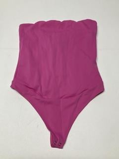 Lot 123  
            Birmingham Premium - Parcel Delivery Only 

                
GOOD AMERICAN OFF SHOULDER PINK BODYSUIT (SIZE L) ORIGINAL RRP £100