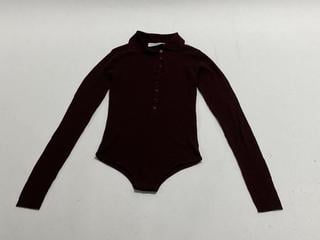 Lot 133  
            Birmingham Premium - Parcel Delivery Only 
                
THE FRANKIE SHOP SOLANA POLO BODYSUIT (SIZE S) COLOUR (BURGUNDY) ORIGINAL RRP £200