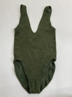 Lot 136  
            Birmingham Premium - Parcel Delivery Only 
                
HUNZA G LONDON GREEN BODYSUIT (SIZE ONE SIZE ) ORIGINAL RRP £175