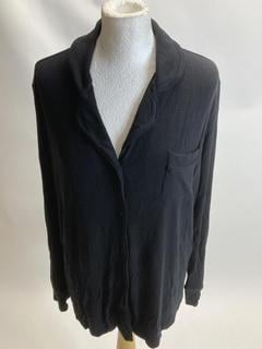 Lot 145  
            Birmingham Premium - Parcel Delivery Only 
                
SKIMS BUTTON DOWN SHIRT(SIZE M) BLACK TROUSER (SIZE M) TOTAL ORIGINAL RRP £120