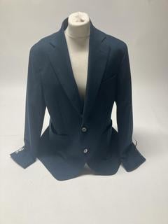 Lot 15  
            Birmingham Premium - Parcel Delivery Only 

                
OSCAR JACOBSON FERRY PATCH BLAZER ORIGINAL RRP £400