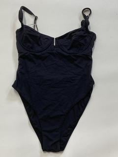 Lot 165  
            Birmingham Premium - Parcel Delivery Only 

                
MONDAY SWIMWEAR BLACK ONE PIECE (SIZE L) ORIGINAL RRP £155