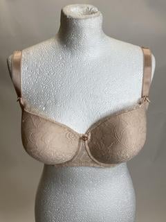 Lot 166  
            Birmingham Premium - Parcel Delivery Only 

                
AUBADE PARIS NETE BRA (SIZE 34) ORIGINAL RRP £115