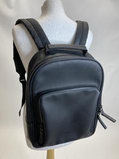 Lot 174  
            Birmingham Premium - Parcel Delivery Only 

                
RAINS BLACK BACKPACK ORIGINAL RRP £105