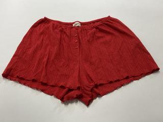 Lot 180  
            Birmingham Premium - Parcel Delivery Only 

                
4 X CLOTHES TO INCLUDE GYMSHARK SEAMLESS SPORTS HIJAB TOTAL ORIGINAL RRP £110