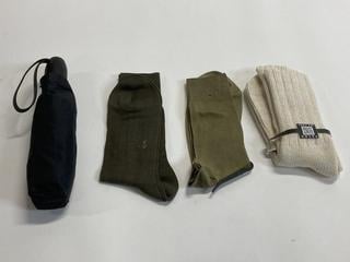 Lot 188  
            Birmingham Premium - Parcel Delivery Only 

                
QUANTITY OF ITEMS TO INCLUDE BLACK UMBRELLA, SOCKS