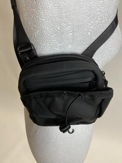 Lot 199  
            Birmingham Premium - Parcel Delivery Only 

                
4 X ITEMS TO INCLUDE PASSPORT POUCH TOTAL ORIGINAL RRP £100