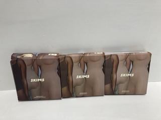 Lot 213  
            Birmingham Premium - Parcel Delivery Only 

                
3 X CLOTHES TO INCLUDE SKIMS SEAMLESS SCULPT BRIEF BODYSUIT (SIZE M) TOTAL ORIGIN...
