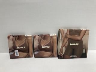 Lot 219  
            Birmingham Premium - Parcel Delivery Only 

                
3 X CLOTHES TO INCLUDE SKIMS SEAMLESS SCULPT BRALETTE (SIZE M) TOTAL ORIGINAL RRP...
