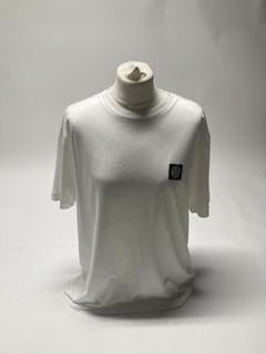Lot 21  
            Birmingham Premium - Parcel Delivery Only 

                
STONE ISLAND T-SHIRT (SIZE XL) COLOUR (WHITE) ORIGINAL RRP £160