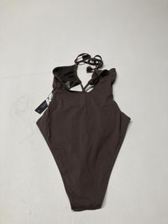 Lot 230  
            Birmingham Premium - Parcel Delivery Only 

                
3 X CLOTHES TO INCLUDE ADANOLA COTTON SHORT SLEEVE BLACK TOP (SIZE S) TOTAL ORIGI...