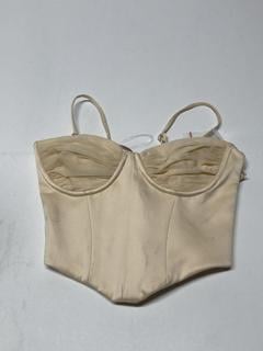 Lot 250  
            Birmingham Premium - Parcel Delivery Only 

                
4 X CLOTHES TO INCLUDE REFORMATION WHITE TOP (SIZE 4), 2 PACKS KIDS SCRUNCHIES TO...