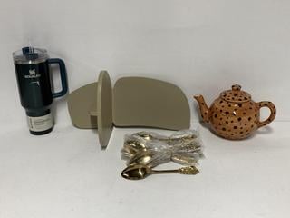 Lot 275  
            Birmingham Premium - Parcel Delivery Only 

                
QUANTITY OF ITEMS TO INCLUDE STANLEY QUENCHER H.2 TUMBLER (1.18L) TOTAL ORIGINAL ...