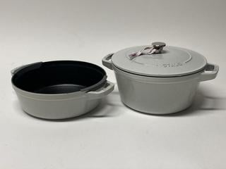 Lot 279  
            Birmingham Premium - Parcel Delivery Only 

                
STAUB EN FRANCE ENSEMBLE DE DASSEROLES STACK 3TRU ORGINAL ORIGINAL RRP £380
