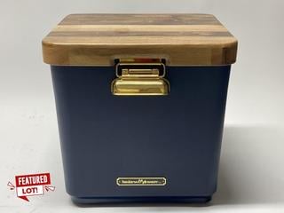 Lot 307  
            Birmingham Premium - Parcel Delivery Only 

                
HEMINGWAY HARD SHELL COOLER (33L) ORIGINAL RRP £400
