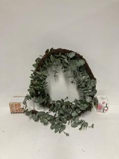 Lot 324  
            Birmingham Premium - Parcel Delivery Only 

                
3 X ITEMS TO INCLUDE COCONUT & AMBER SCENTED SOY WAX CANDLE TOTAL ORIGINAL RRP £170