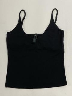 Lot 334  
            Birmingham Premium - Parcel Delivery Only 

                
4 X CLOTHES TO INCLUDE T/ALA SIDE RING BIKINI BOTTOM (SIZE XS) TOTAL ORIGINAL RRP...