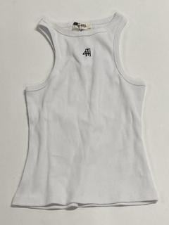 Lot 335  
            Birmingham Premium - Parcel Delivery Only 

                
3 X CLOTHES TO INCLUDE SLOGGI EVER EASE TOP (SIZE S) TOTAL ORIGINAL RRP £130