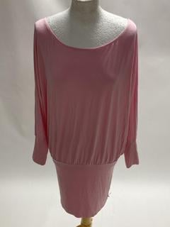 Lot 337  
            Birmingham Premium - Parcel Delivery Only 

                
PINK LONG SLEEVE TOP (SIZE XS) AND PEACHY DEN SHORT SKIRT (SIZE S) TOTAL ORIGINAL...