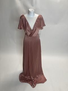 Lot 33  
            Birmingham Premium - Parcel Delivery Only 
                
JENNY YOO COLLECTION RAYA DRESS WIDE ROSE -LUXE SATIN GOWN (SIZE 2) ORIGINAL RRP ...
