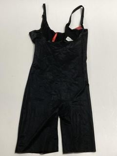Lot 346  
            Birmingham Premium - Parcel Delivery Only 

                
3 X CLOTHES TO INCLUDE SPANX MID NIGHT BODYSUIT (SIZE S) TOTAL ORIGINAL RRP £170