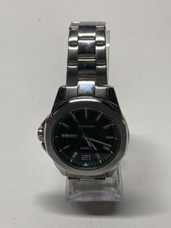 Lot 70  
            Birmingham Premium - Parcel Delivery Only 
                
TIMEX ESSEX AVENUE QUARTZ WATCH