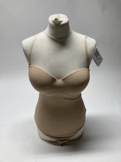 Lot 84  
            Birmingham Premium - Parcel Delivery Only 
                
3 X CLOTHES TO INCLUDE PALMA TOP (SIZE S) TOTAL ORIGINAL RRP £325