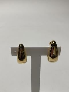 Lot 91  
            Birmingham Premium - Parcel Delivery Only 
                
MISSOMA GOLD PLATED EARRING AND VIVIENNE WESTWOOD NECKLACE,CHAIN TOTAL ORIGINAL R...