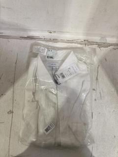 Lot 1012  
            Birmingham SR107 - Parcel Delivery Only 
                
REISS WHITE POLO SHIRT UK SIZE M