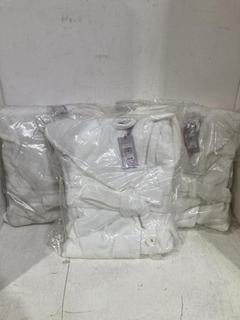 Lot 1026  
            Birmingham SR107 - Parcel Delivery Only 
                
3 X JOHN LEWIS & PARTNERS WHITE SMALL NIGHTGOWN